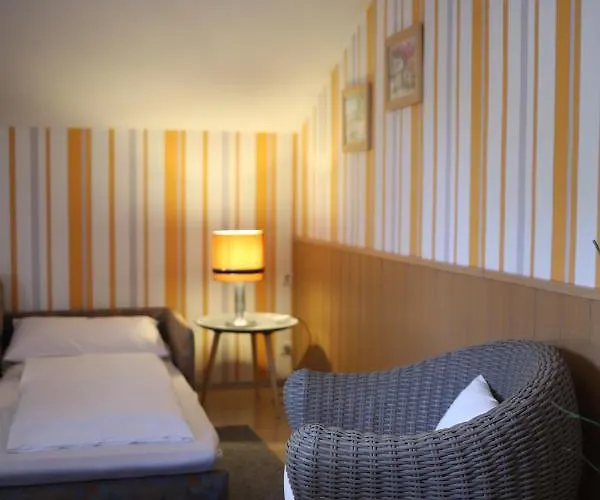 Helenental & 3* Baden bei Wien